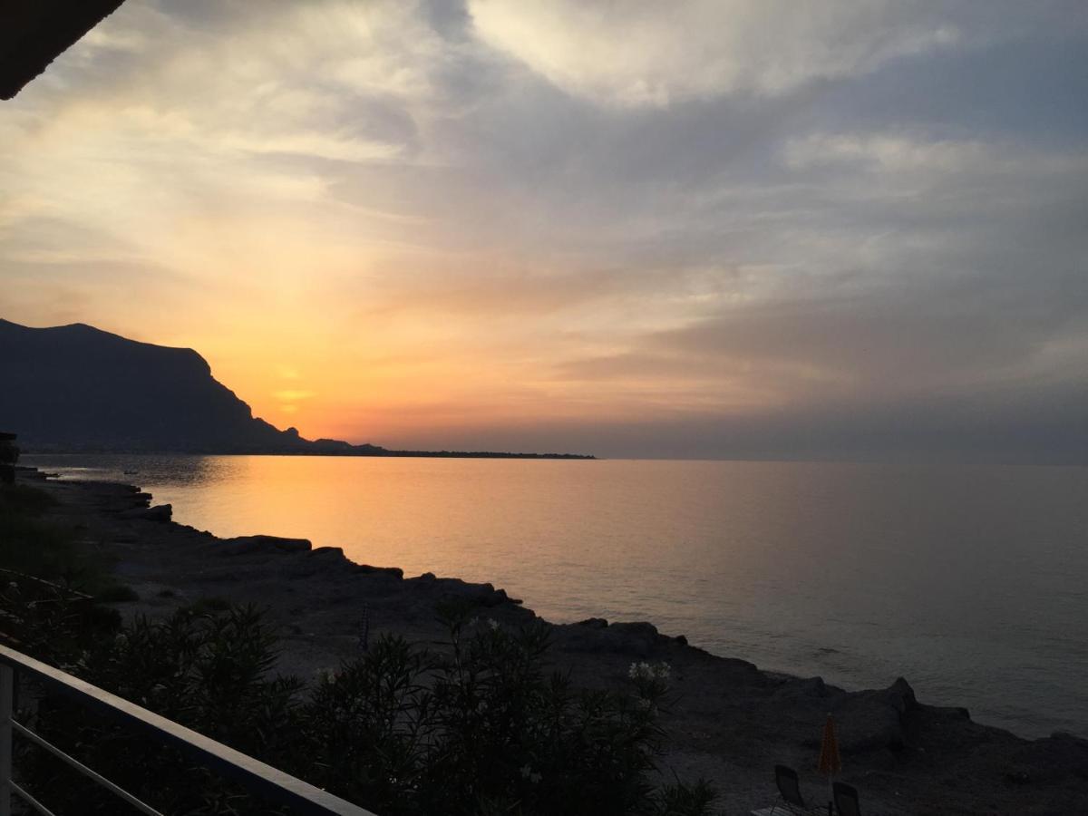 Отель Sea View Life Карини Экстерьер фото
