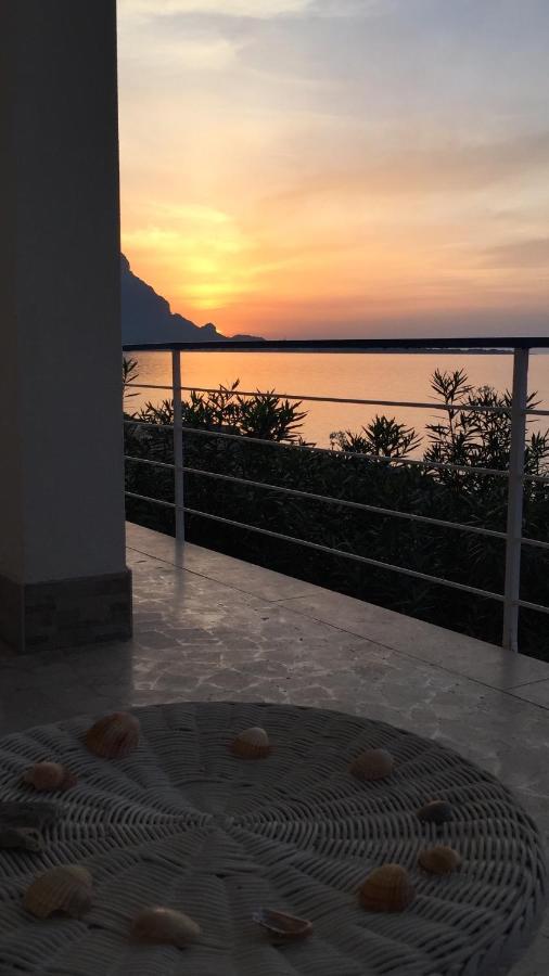 Отель Sea View Life Карини Экстерьер фото
