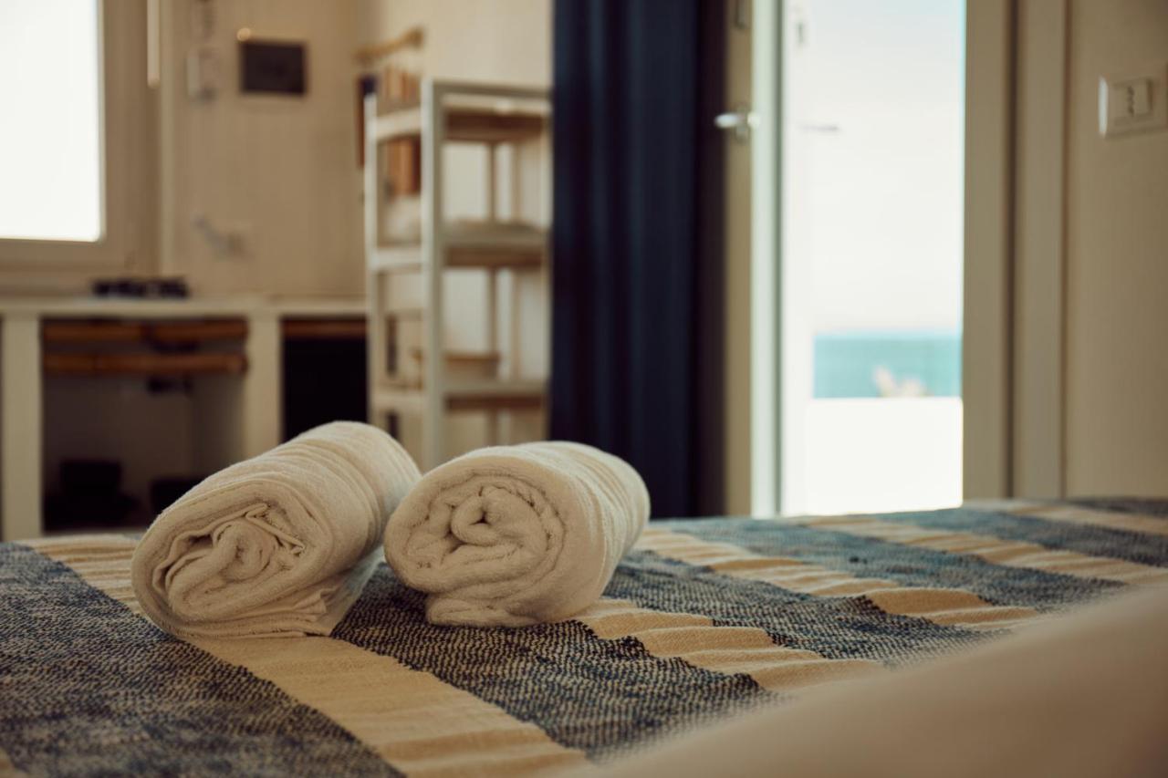 Отель Sea View Life Карини Экстерьер фото