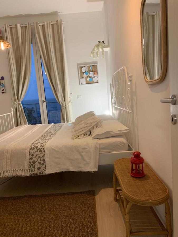 Отель Sea View Life Карини Экстерьер фото