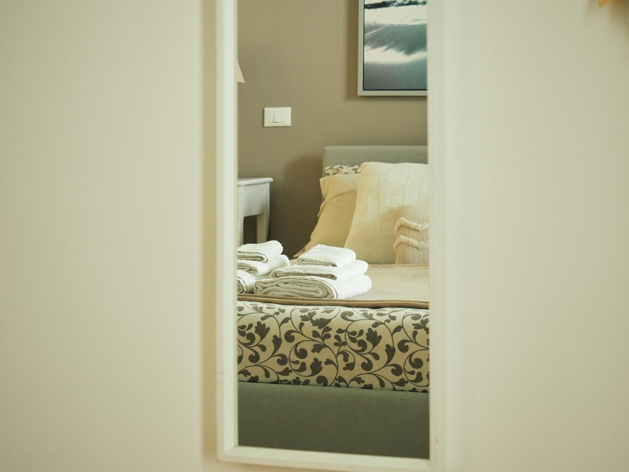 Отель Sea View Life Карини Экстерьер фото